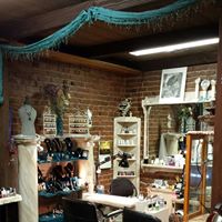 Strictly Nails Boutique logo